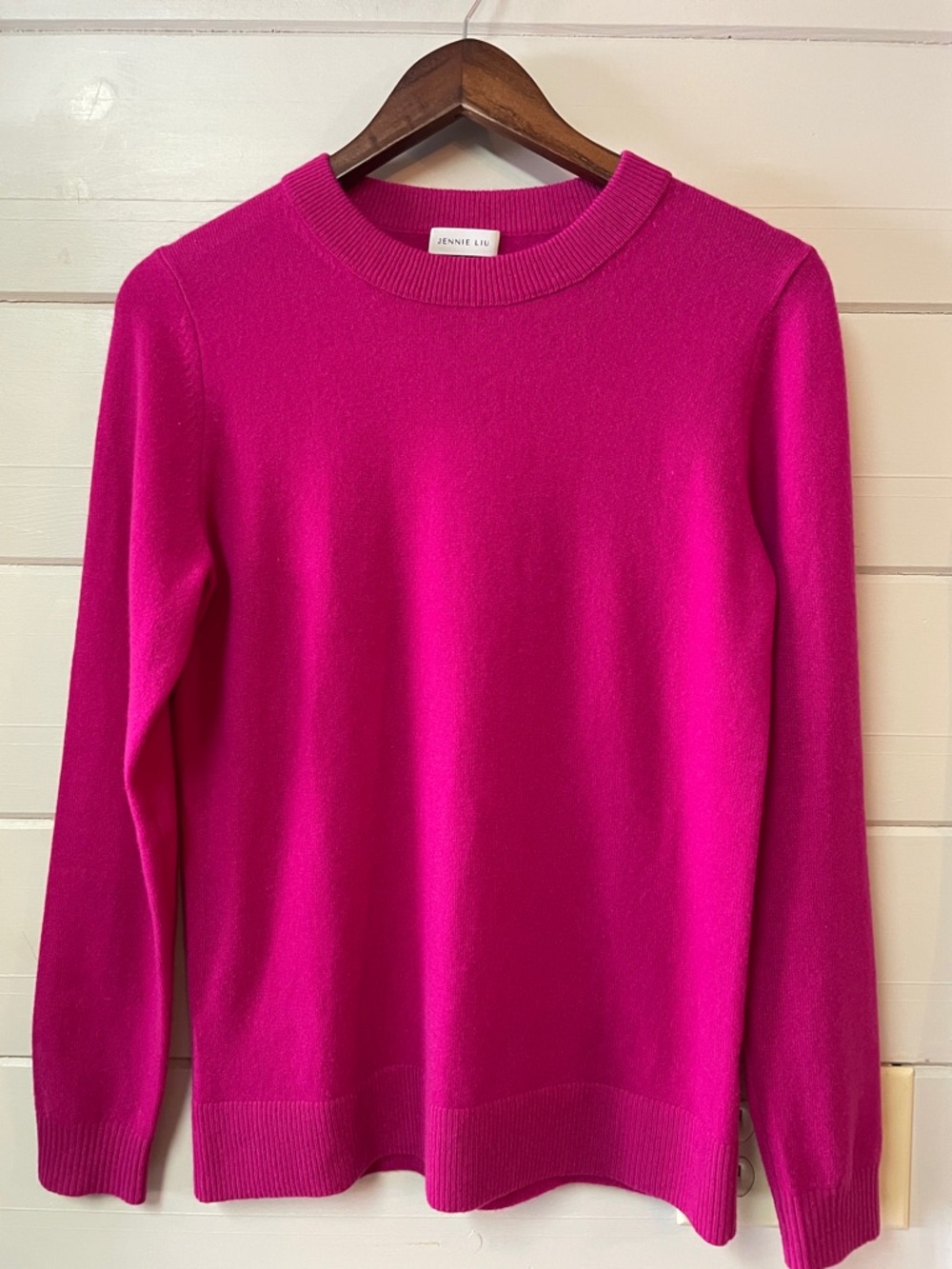 Jennie Liu Sweater
Women's M Pink 100% Cashmere Crewneck Pullover Knit